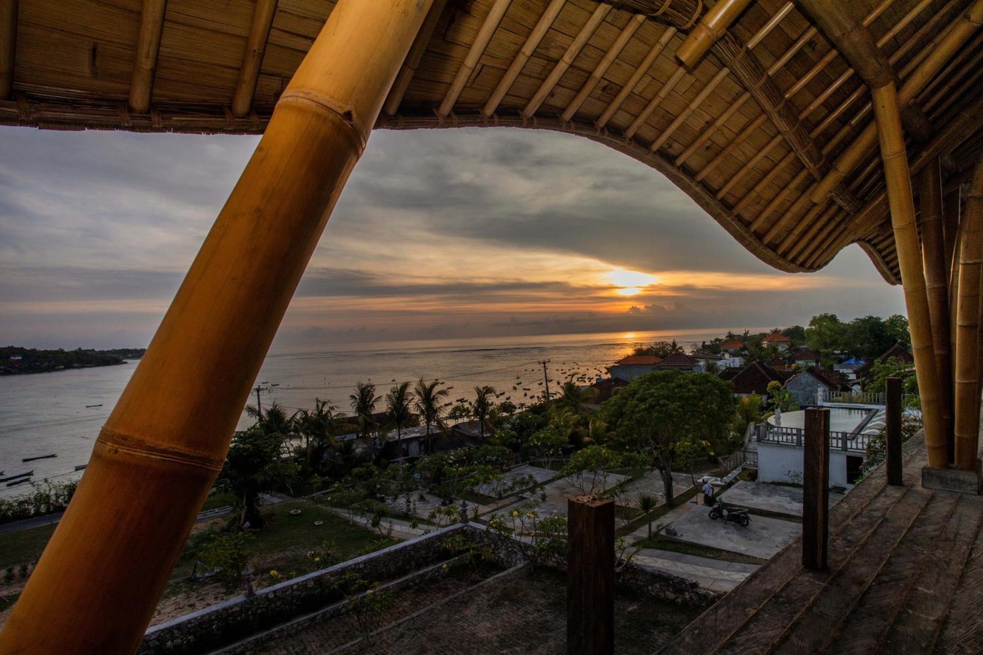Nusa View - Oceanfront Rentals Nusa Lembongan  Exterior photo